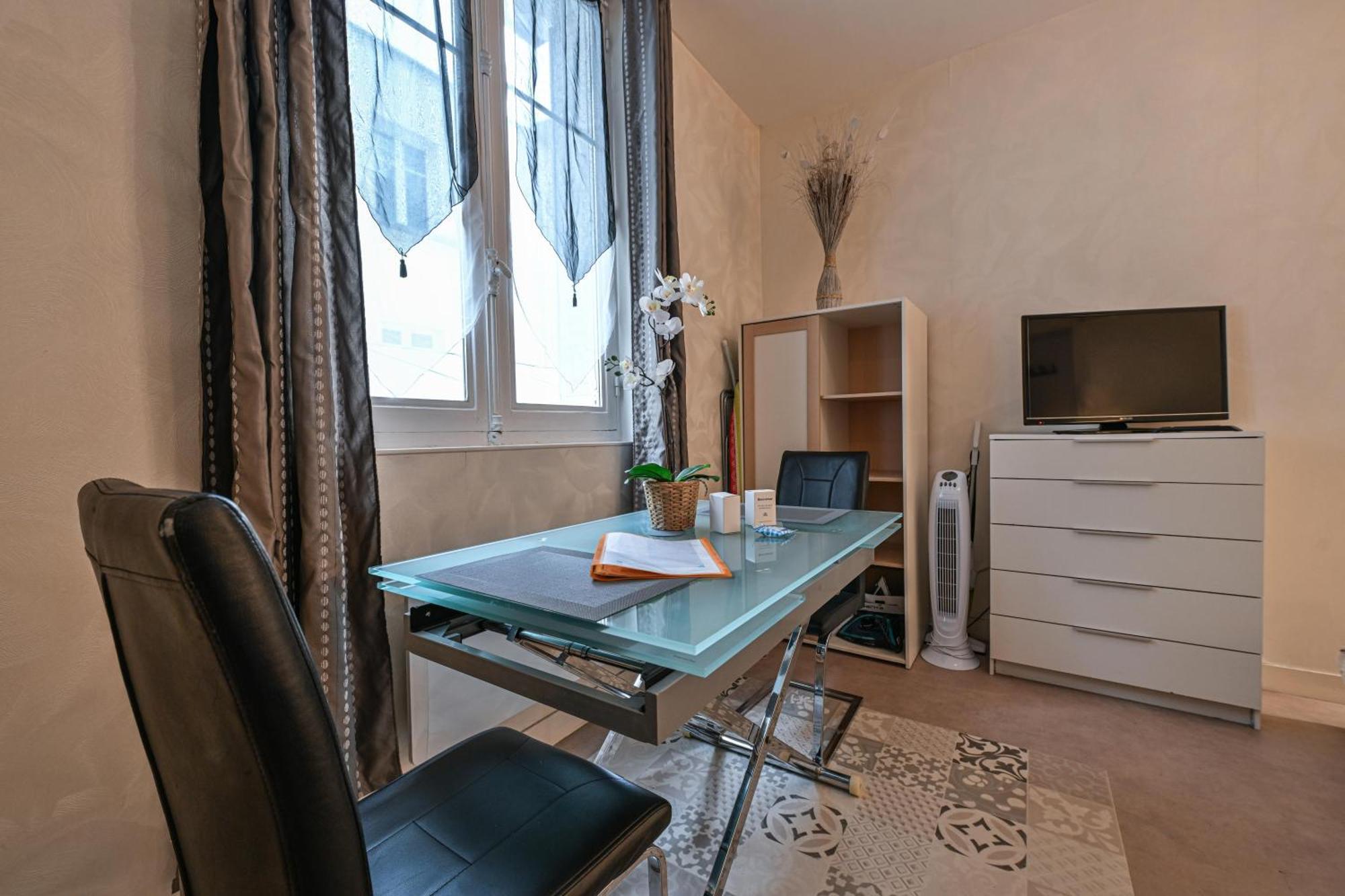 Sejour A La Source - Opera, Casino, Kiosque Apartment